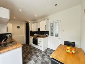 Kitchen- click for photo gallery